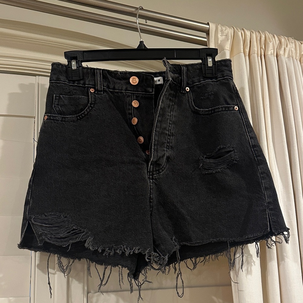Black Zara shorts
